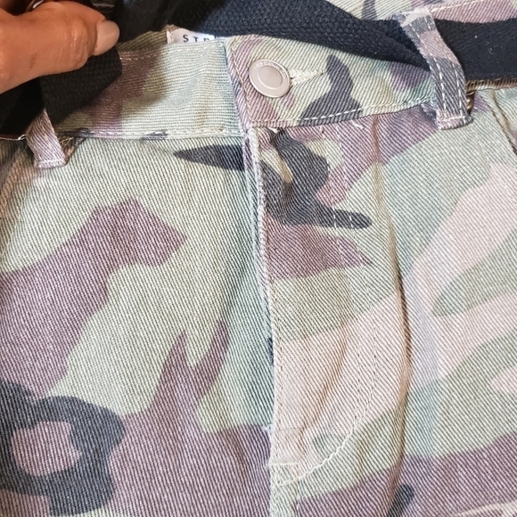 STREETWEAR Society Camo Cutoff Jean Shorts - Picture 5 of 8